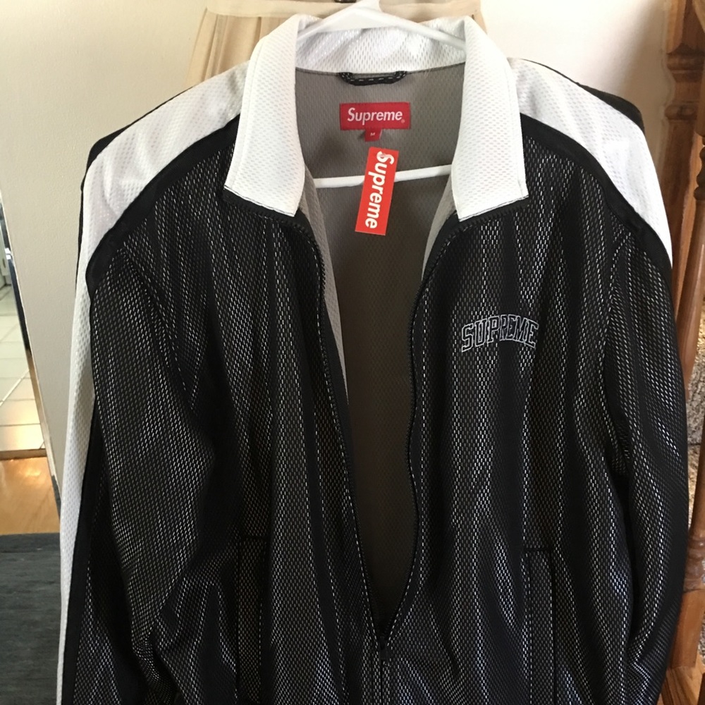 Supreme bonded mesh jacket size medium
